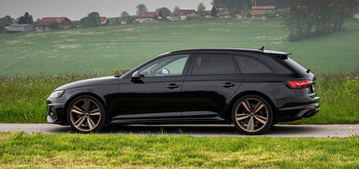 Audi RS4 Avant B9