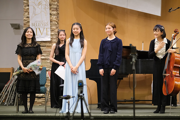Fonny Chandra (pianist), Chiara Thendean (violinist), Celicia Thendean (Cellist), Phylicia