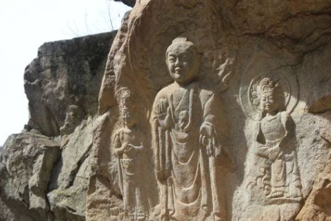 서산 마애삼존불