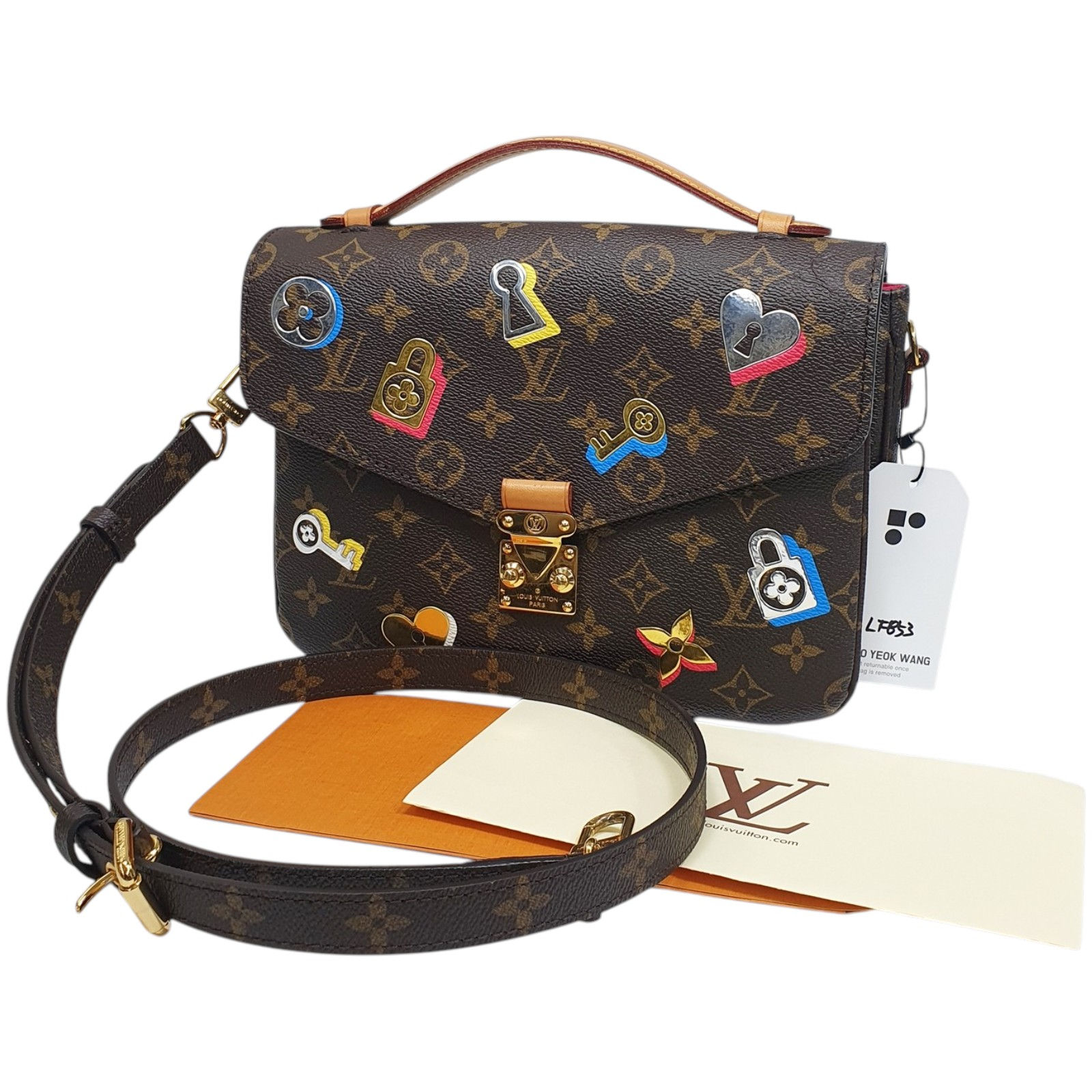Louis Vuitton Pochette Metis Love Lock M44366 Exterior Melt LF853