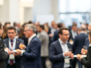 Networking und Austausch im Rahmen einer Konferenz