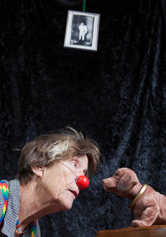 Wenn-die-Clownin-Trauer-traegt-scaled.jpeg