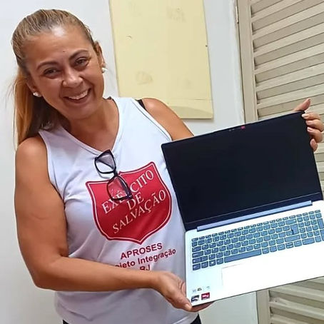 Feijoada Beneficente resulta em compra de notebook para Projeto Integração