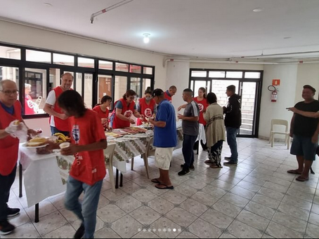 Corpo do Bosque oferece café especial de Natal para pessoas em situação de rua