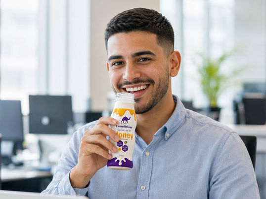 Les Émirats lancent le premier lait de chamelle au miel