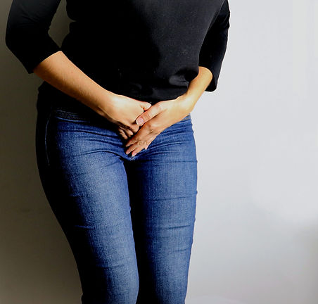 woman in black long sleeve shirt and blu