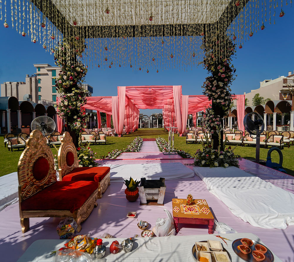 Outdoor wedding setup at a 4 star hotel in Dehradun