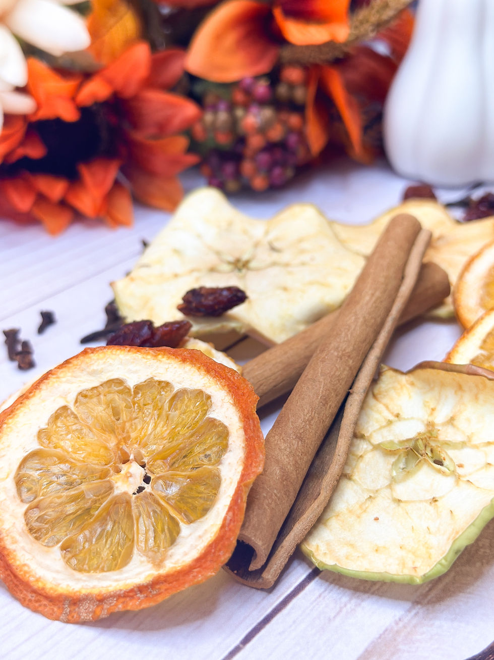 Thumbnail: dehydrated oranges, apples, cinnamon sticks