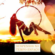 Suspensos no tempo-espaço