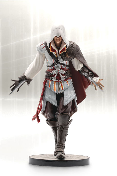 The White Edition of Assassin's Creed II includes a highly detailed 8" Ezio Auditore da Firenze figure with detailed clothing, pouches and extended hidden blades.