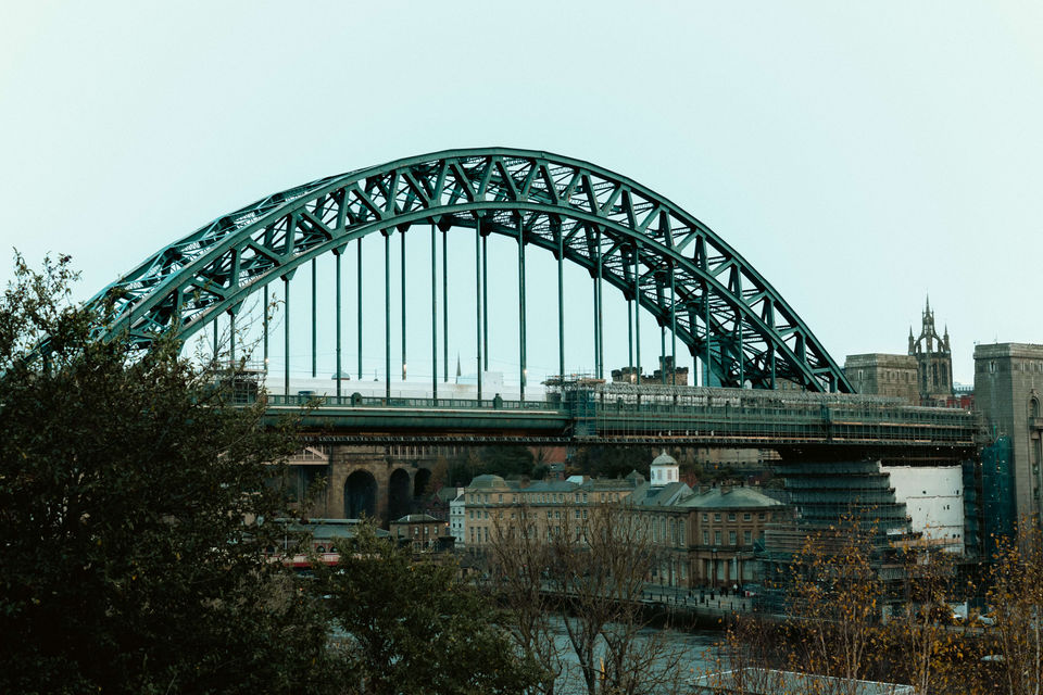The arch bridge over the River Tyne has linked Newcastle upon Tyne and Gateshead since its construction ended in October 1928.