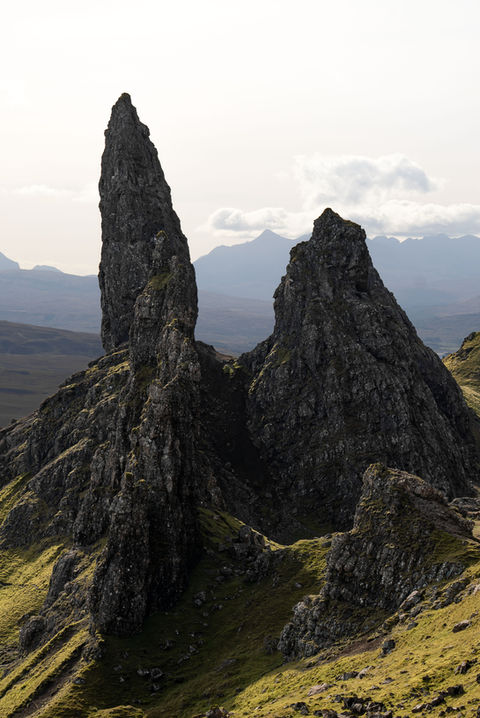 Formed by a massive ancient landslide, The Old Man of Storr on the Trotternish Ridge is probably one of the most famous rock pinnacles in the United Kingdom.
It stands at over 55 metres tall, and is made of basalt rock, although local Gaelic folklore suggests that the jagged spire is actually the thumb of a dead giant.
