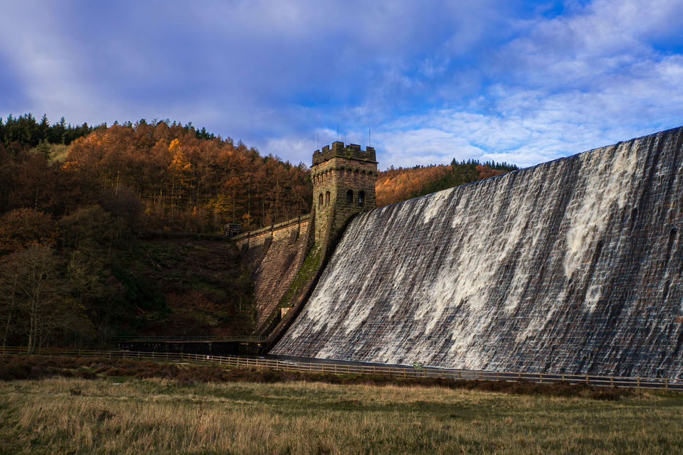Derwent Dam is a magnificent masonry dam in the Upper Derwent Valley of the Peak District, Derbyshire.