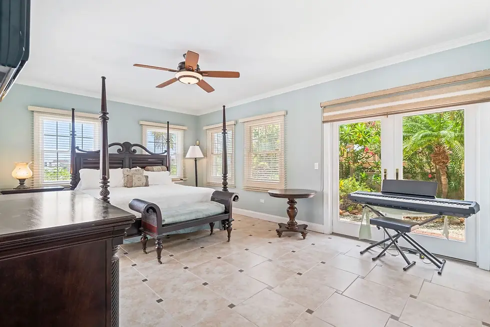 Thumbnail: Luxury 5-Bedroom Villa with Panoramic Views in Tierra del Sol