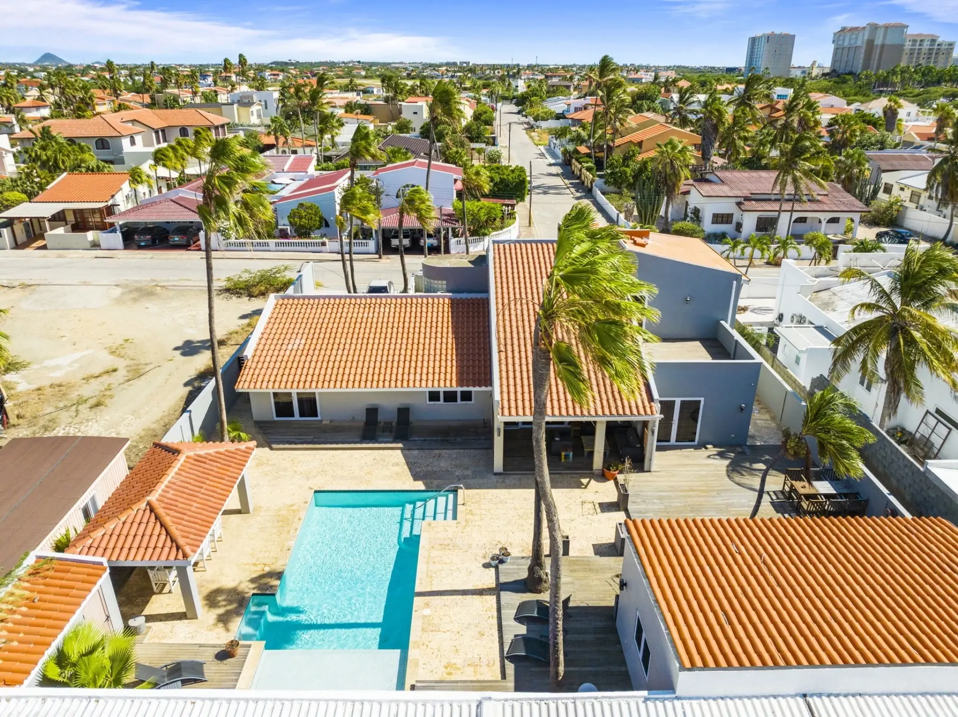 Bakval -  5 -Spacious Bedrooms + Apartment and Pool for Sale