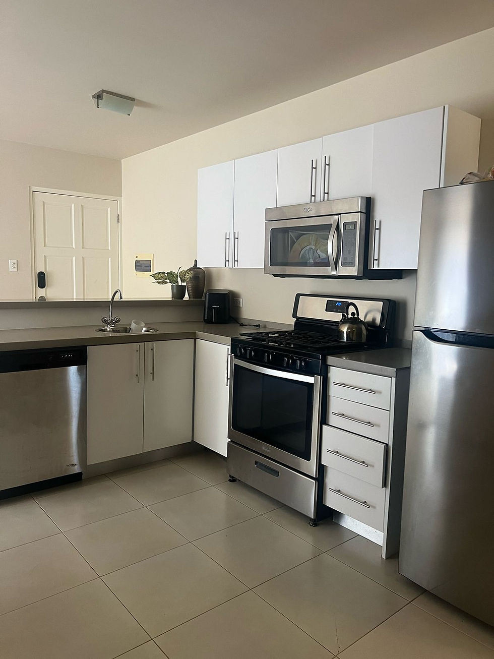 Thumbnail: Furnished 1-Bedroom Aruba Rental with Pool, Internet & Cable