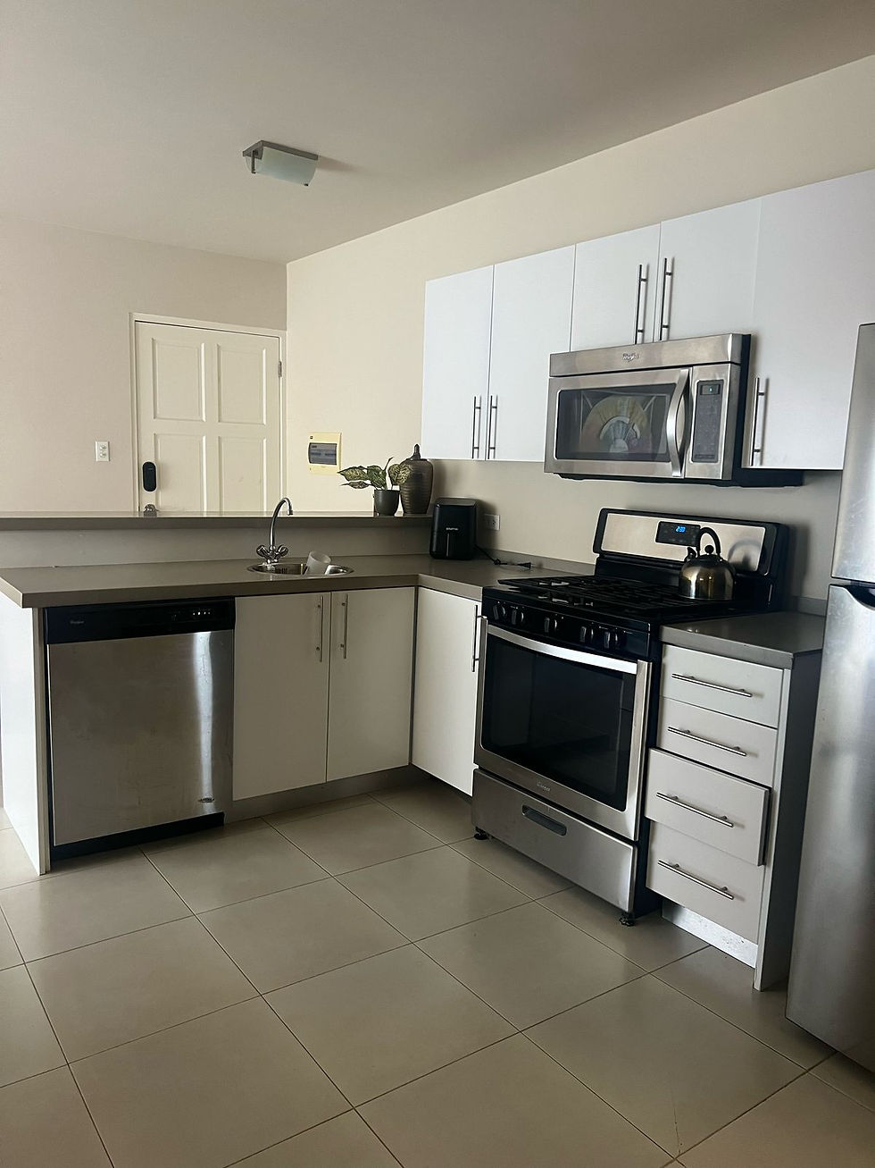 Thumbnail: Furnished 1-Bedroom Aruba Rental with Pool, Internet & Cable