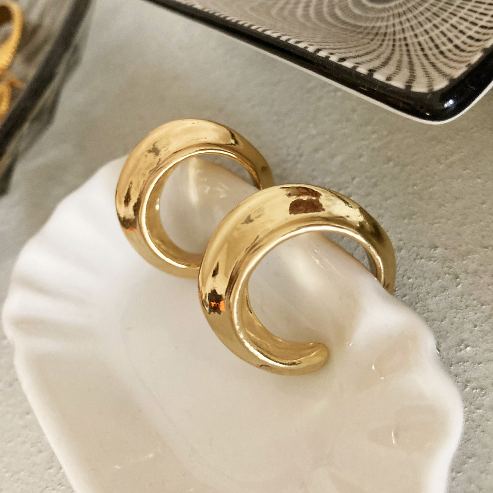 Thumbnail: FREE FLOW in gold
