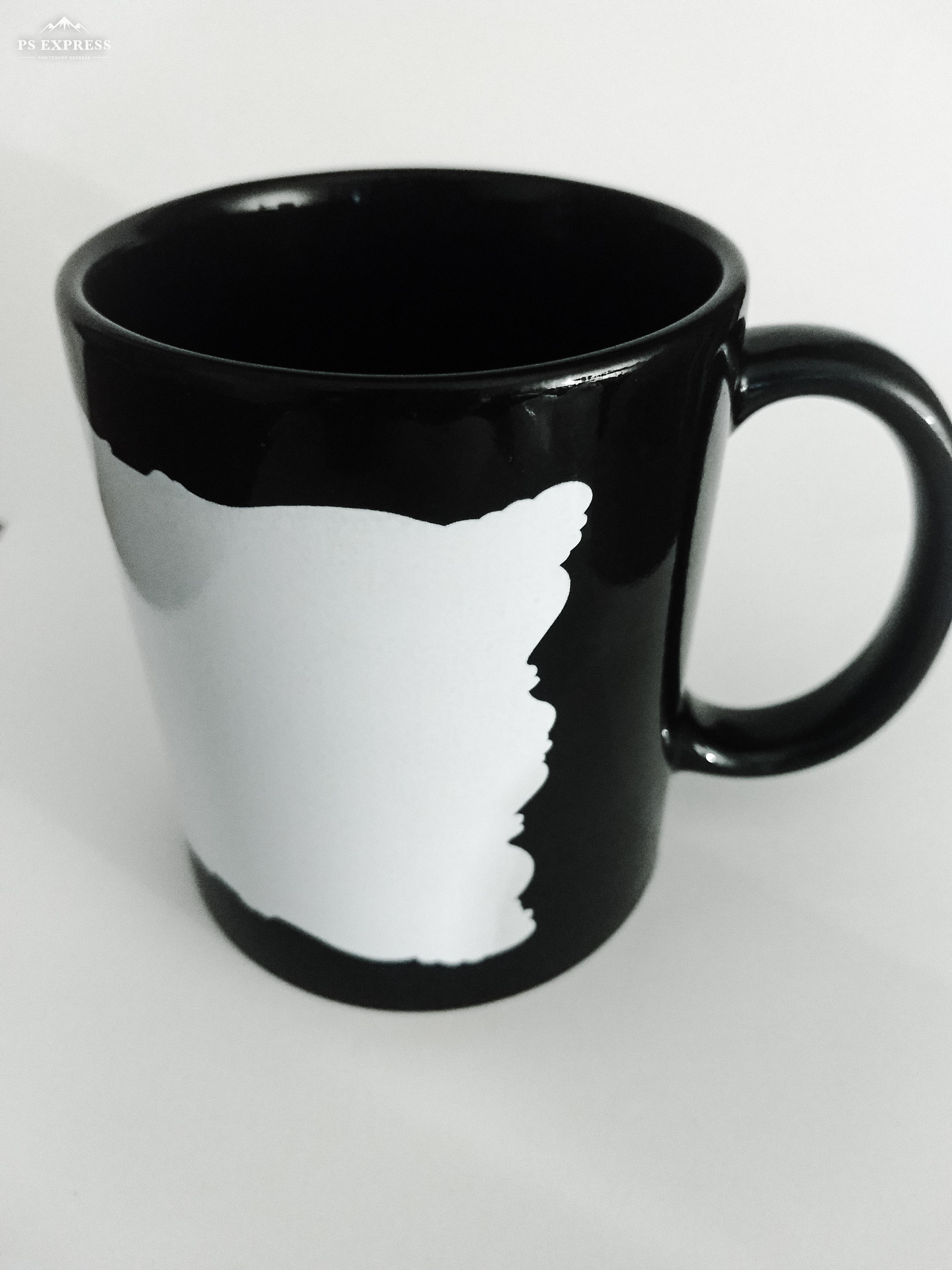 Taza negra personalizada