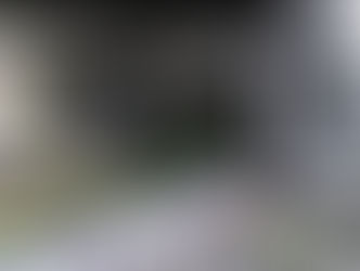 Два электровоза и одна тележка почтового поезда сошли с рельс на станции Ерофей Павлович