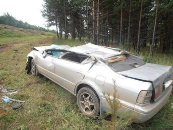Салон «Toyota CAMRY» сплющило, водитель – жив: ДТП в Агинском Районе (фото)