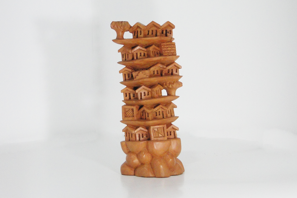 casinhas, escultura em madeira. 26 cm