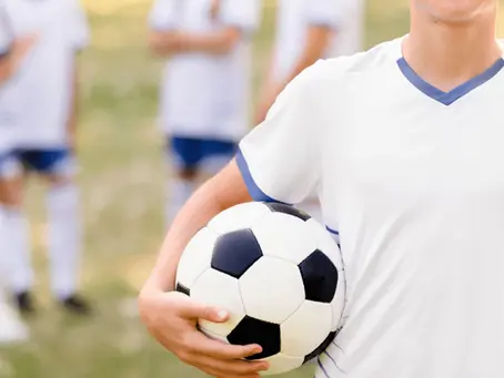Compete à Justiça do Trabalho julgar aliciamento de jovens para o futebol, decide TST