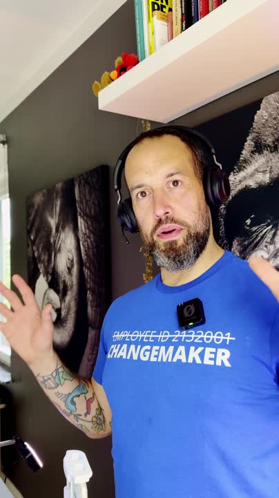 erik collard linkedin Elgato Stream Deck home office setup