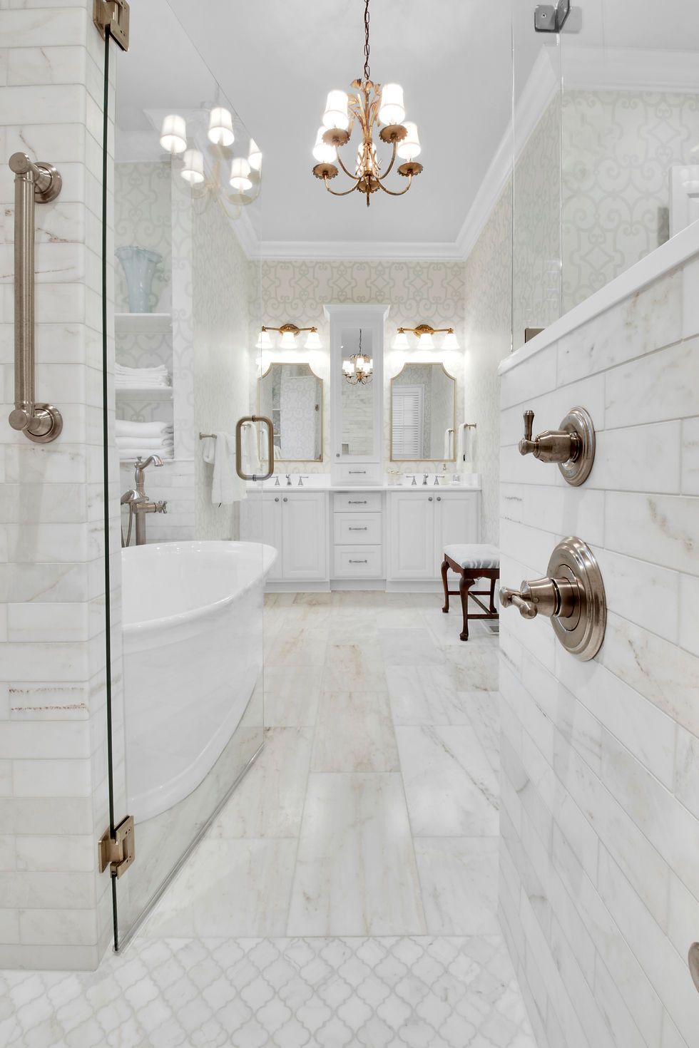 Luxury White Bathroom - Daniel Builders