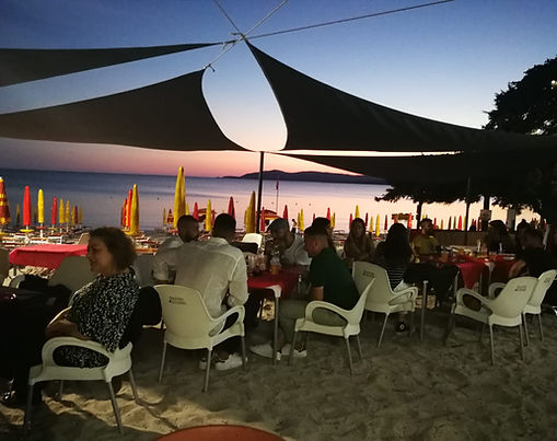 RESTYLING DI BEACH BAR