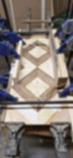 Table basse en noyer et frêne