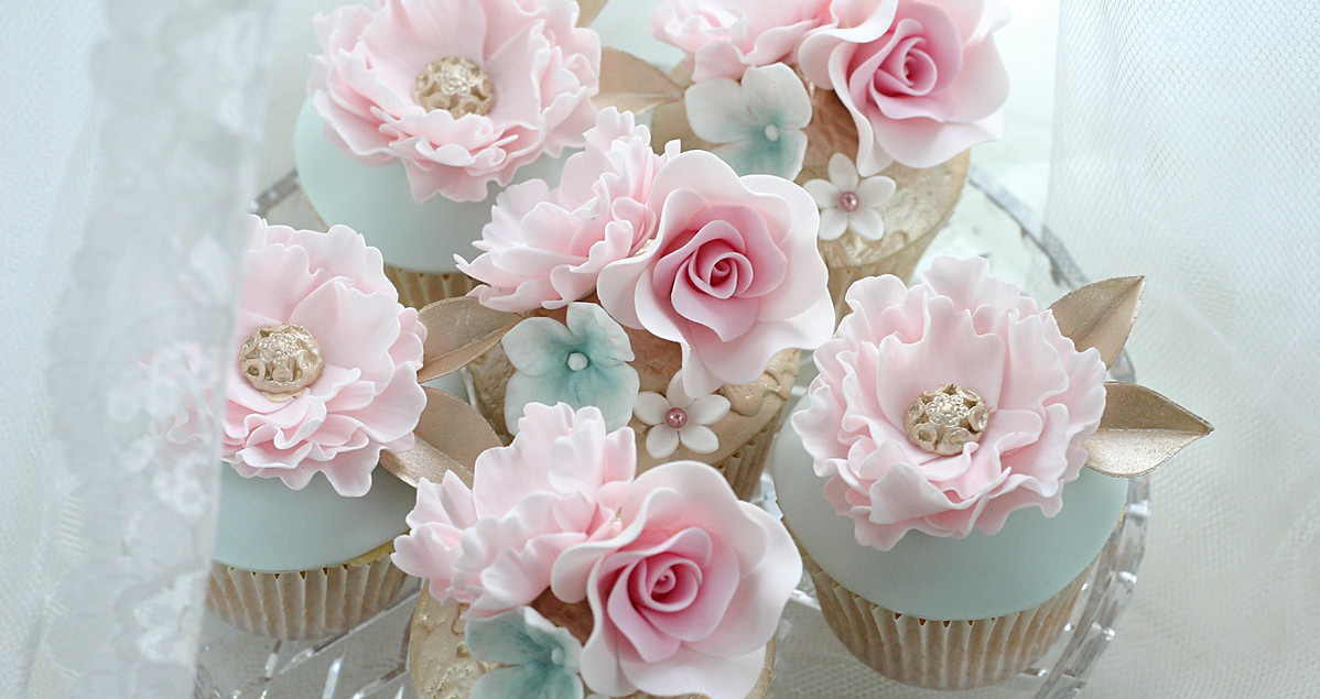 Mini-rose cupcakes