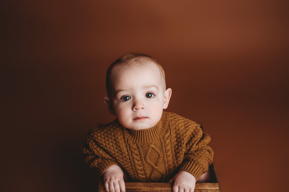 baby photographer medford oregon, baby photography near me, professional baby photos, baby portraits medford oregon, best baby photographer, baby photo studio
