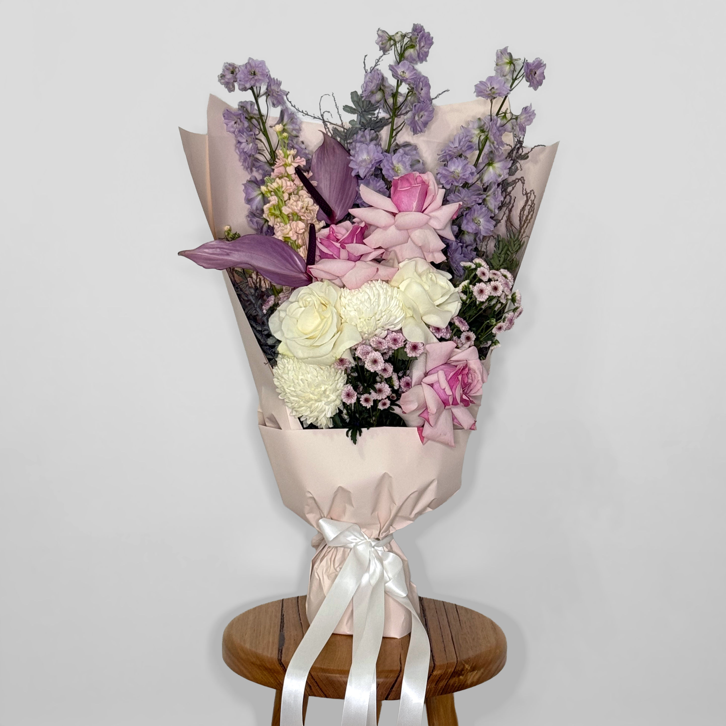 Nebluma Florist's Choice Premium Bouquet in Pastel