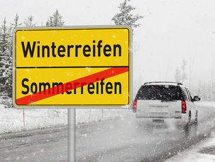 Sneeuwpret zonder stress: Verplichte uitrusting voor de auto in Europa
