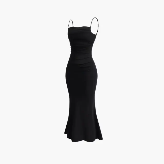 Vestido longo preto justo com alças finas tipo sereia