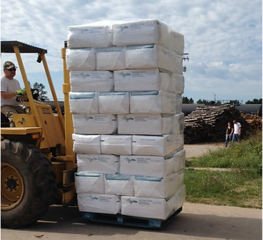 Fork Lift with Bagged Shavings.png