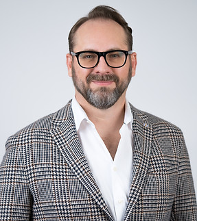 Kyle Irving Headshot.jpg
