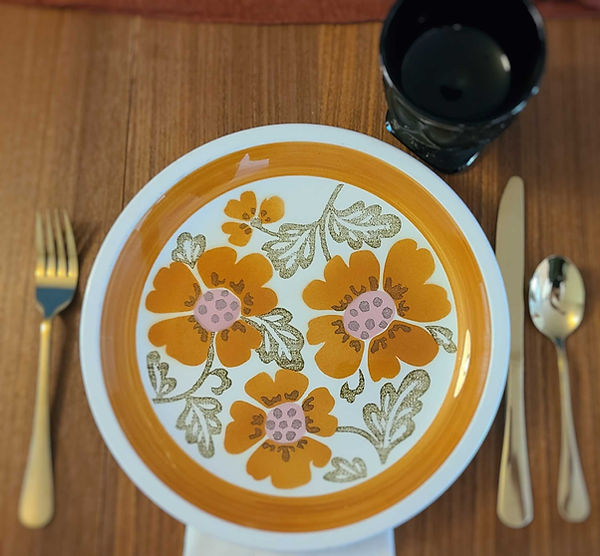 Cute retro place setting for an event.