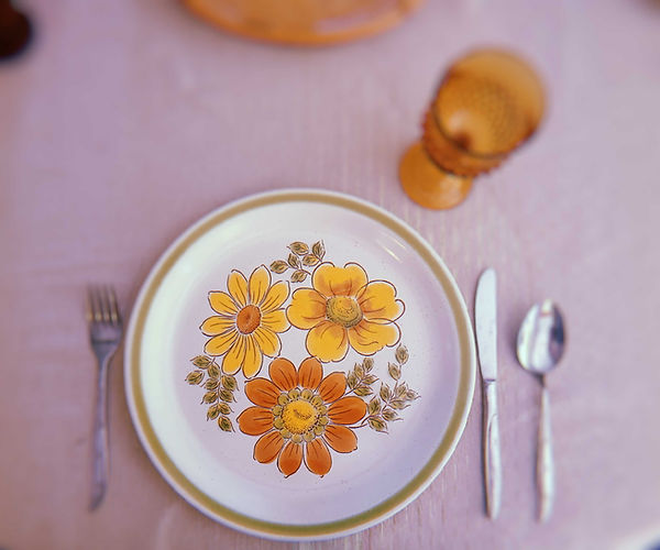 Pretty vintage floral place setting.
