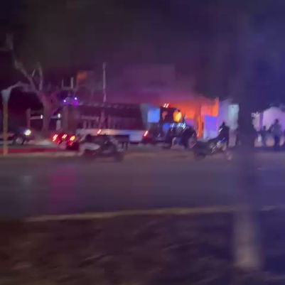 Integrantes del crimen organizado atacan con bombas molotov 3 vehículos en la 44