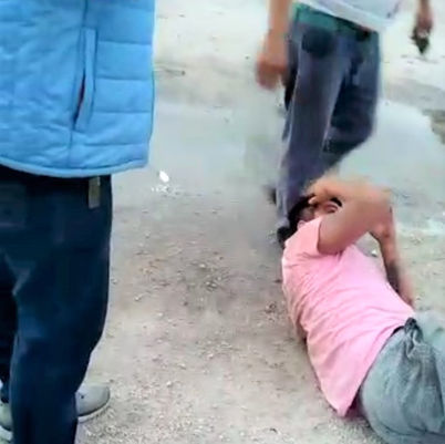 Ladrón recibe la justicia de la sociedad; lo agarran después de asaltar a taxista y le dan golpiza