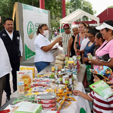 Acerca Gobierno servicios y apoyos a familias para fortalecer la confianza