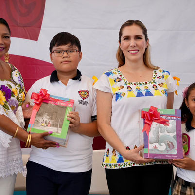 Presencia alcaldesa regreso a clases de estudiantes 