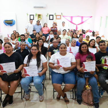 Impulsa Ayuntamiento independencia económica de mujeres isleñas