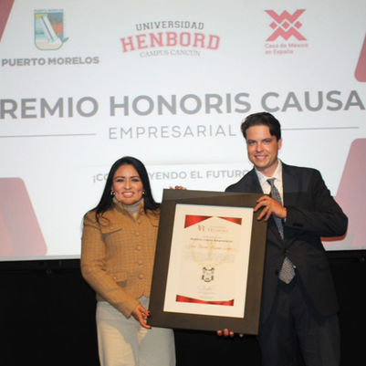 Recibe Blanca Merari reconocimiento Honoris causa empresarial 2025