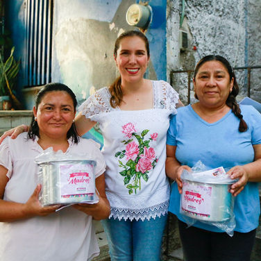 Recorre Atenea Gómez colonias para celebrar a mamás con cercanía y trabajo en territorio