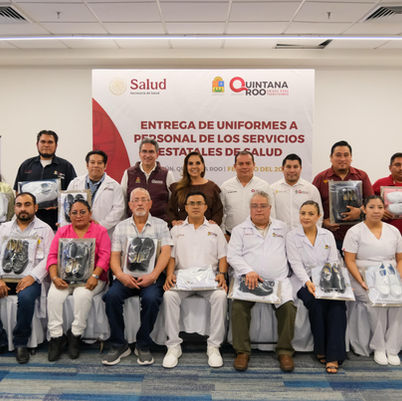 Entrega gobernadora uniformes nuevos a médicos y vectores de SESA  
