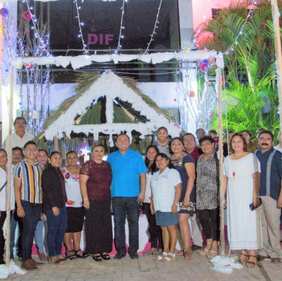 Iluminan instalaciones del DIF y explanada del Ayuntamiento de Kantunilkín; enciende Nivardo Mena ár