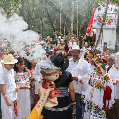 Concluyen eventos de "Hanal Pixán" en Cenotes Zapote 